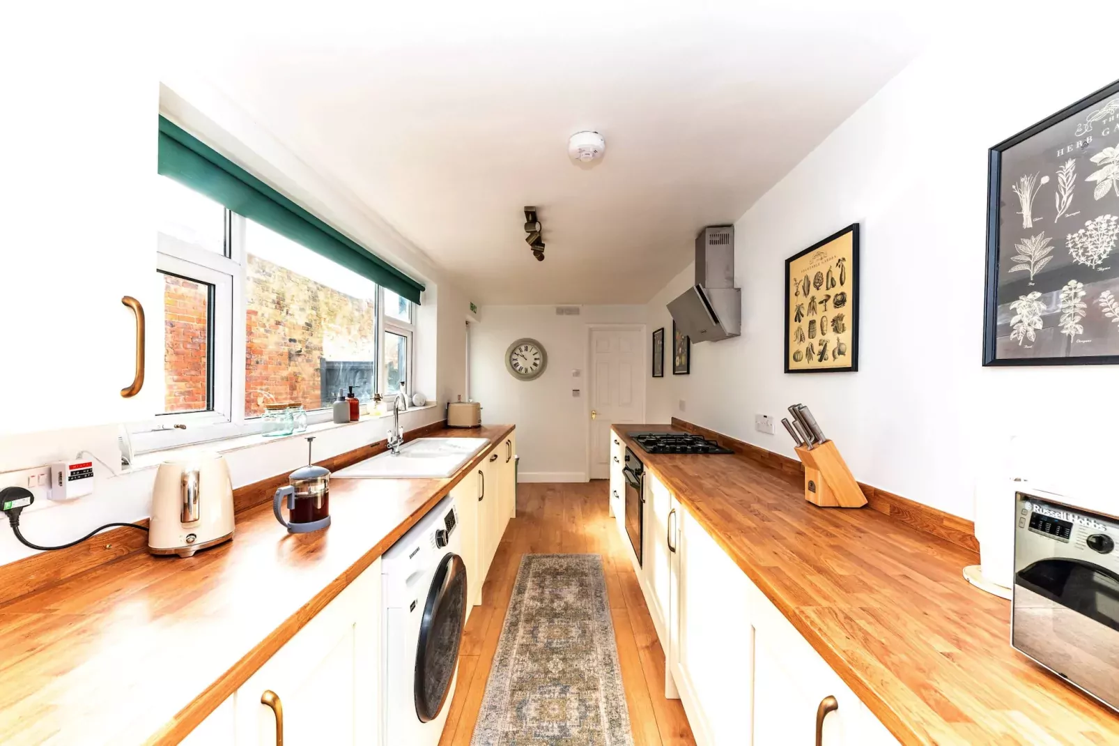 Sheila's Cottage-Kitchen