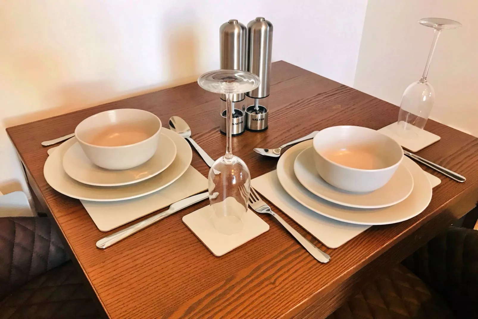 Peak Dale Apartment-Dining room