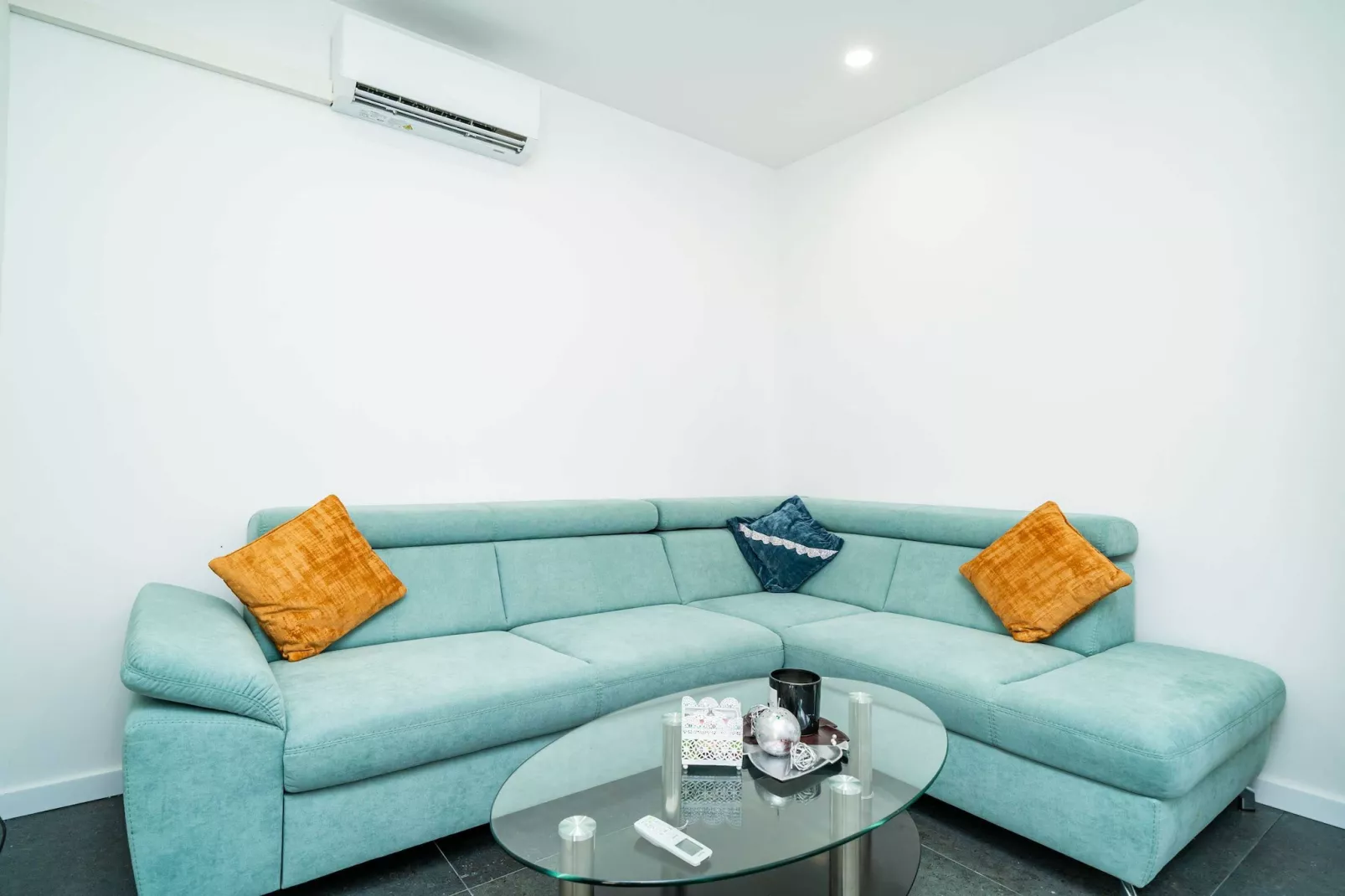 Apartments Dub - One-Bedroom Apartment  (no.4)-Living room