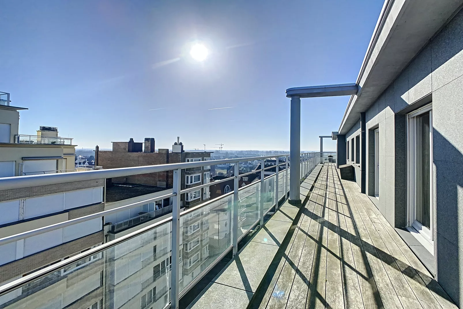Queens 81-Terrace balcony