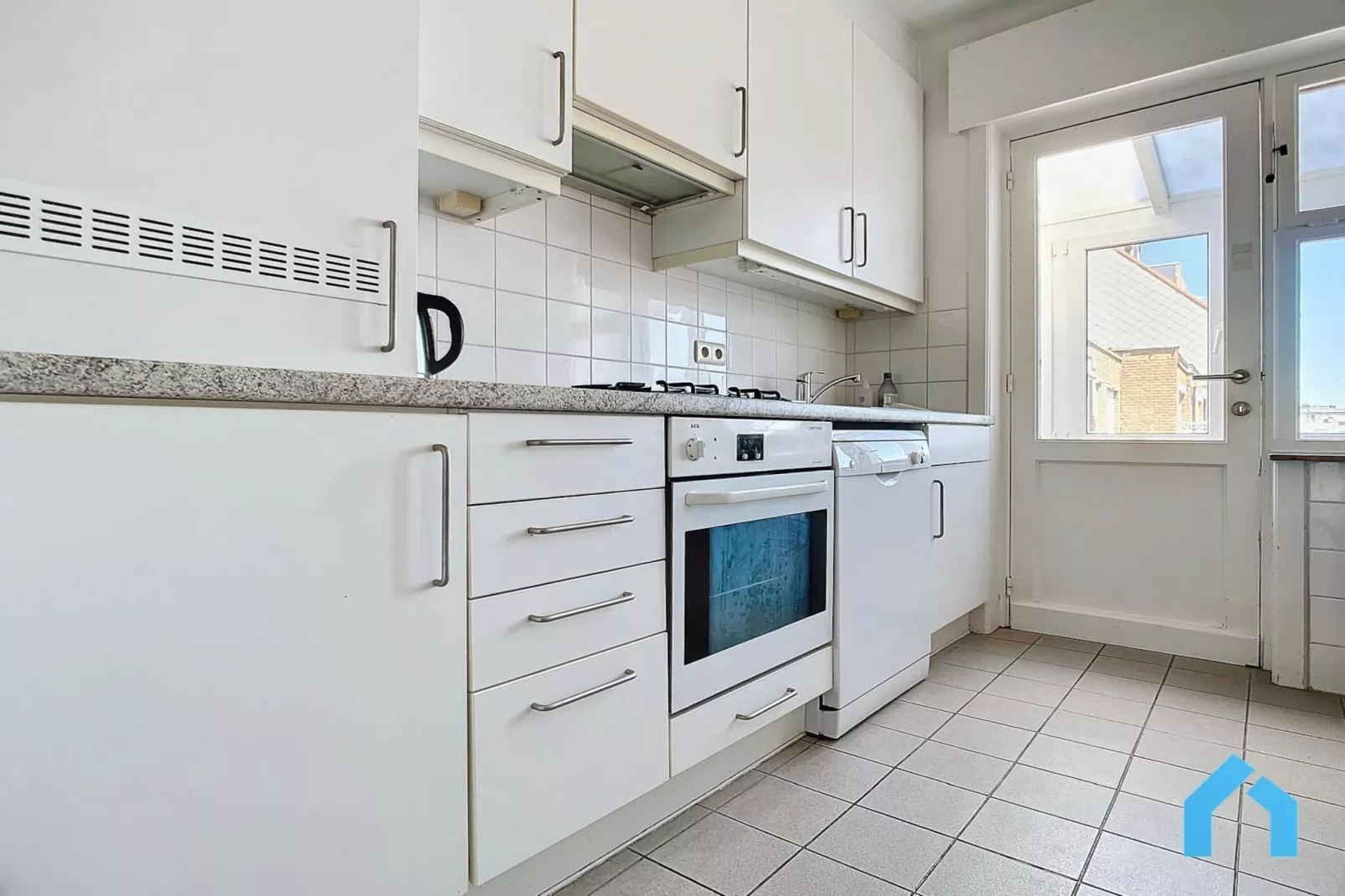 Beau Soleil 61-Kitchen