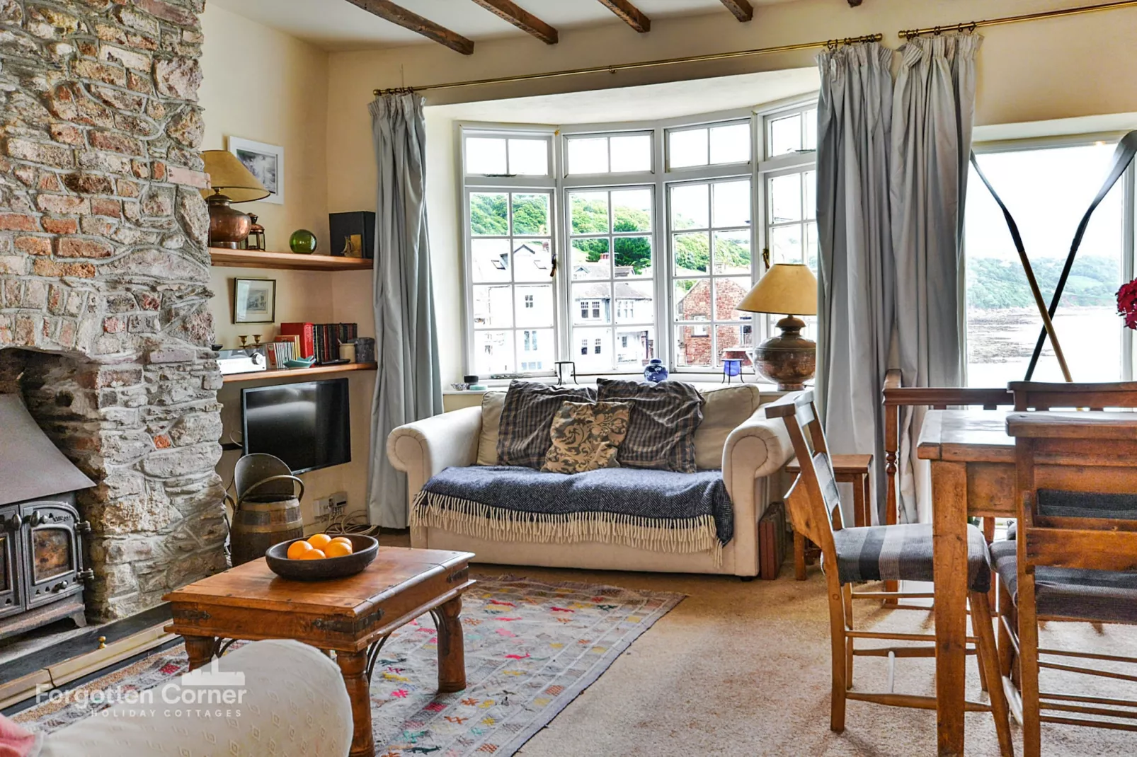 April Cottage, Cawsand-Living room