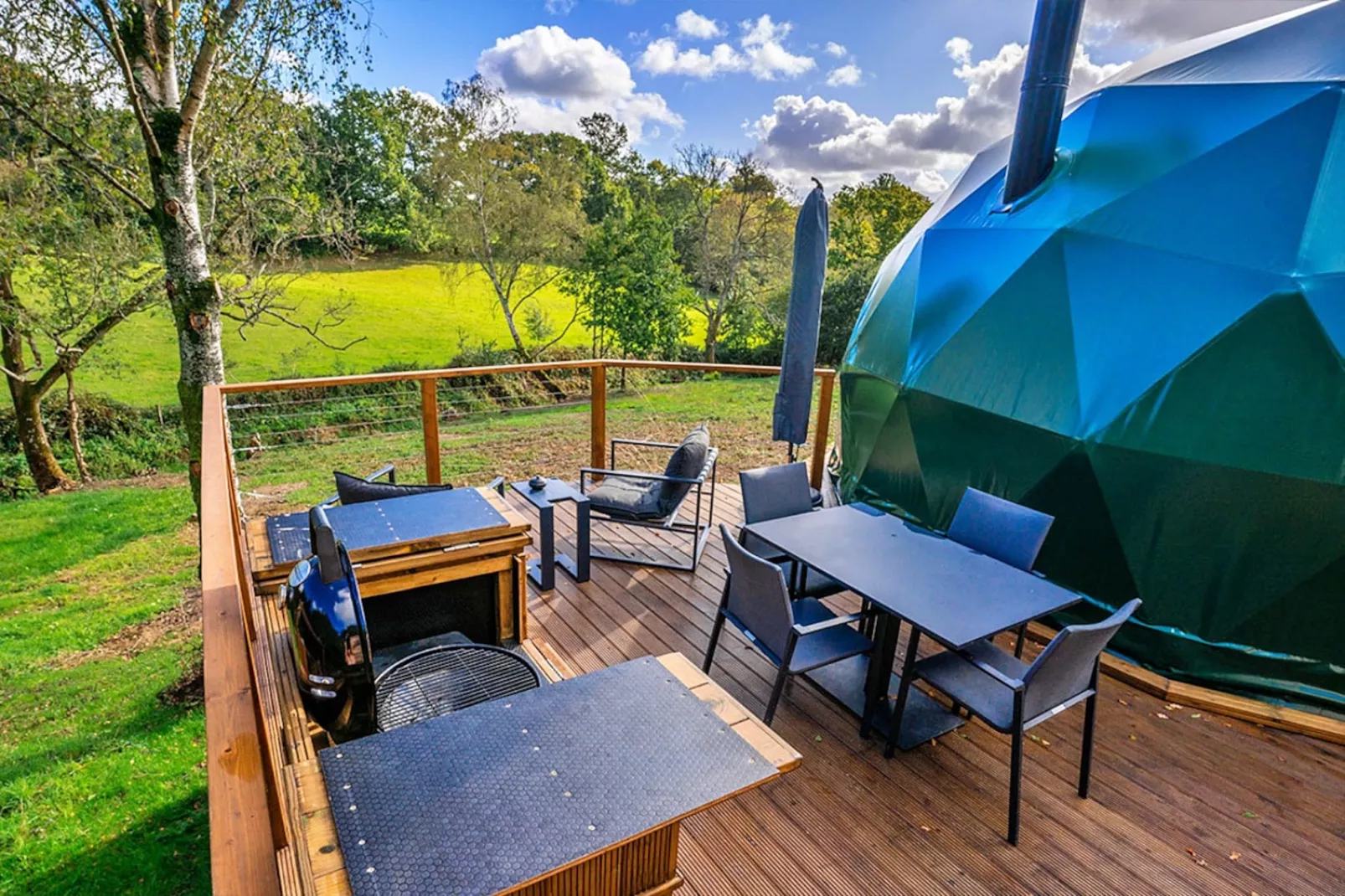 Wakehurst Luxury Dome-Terrace