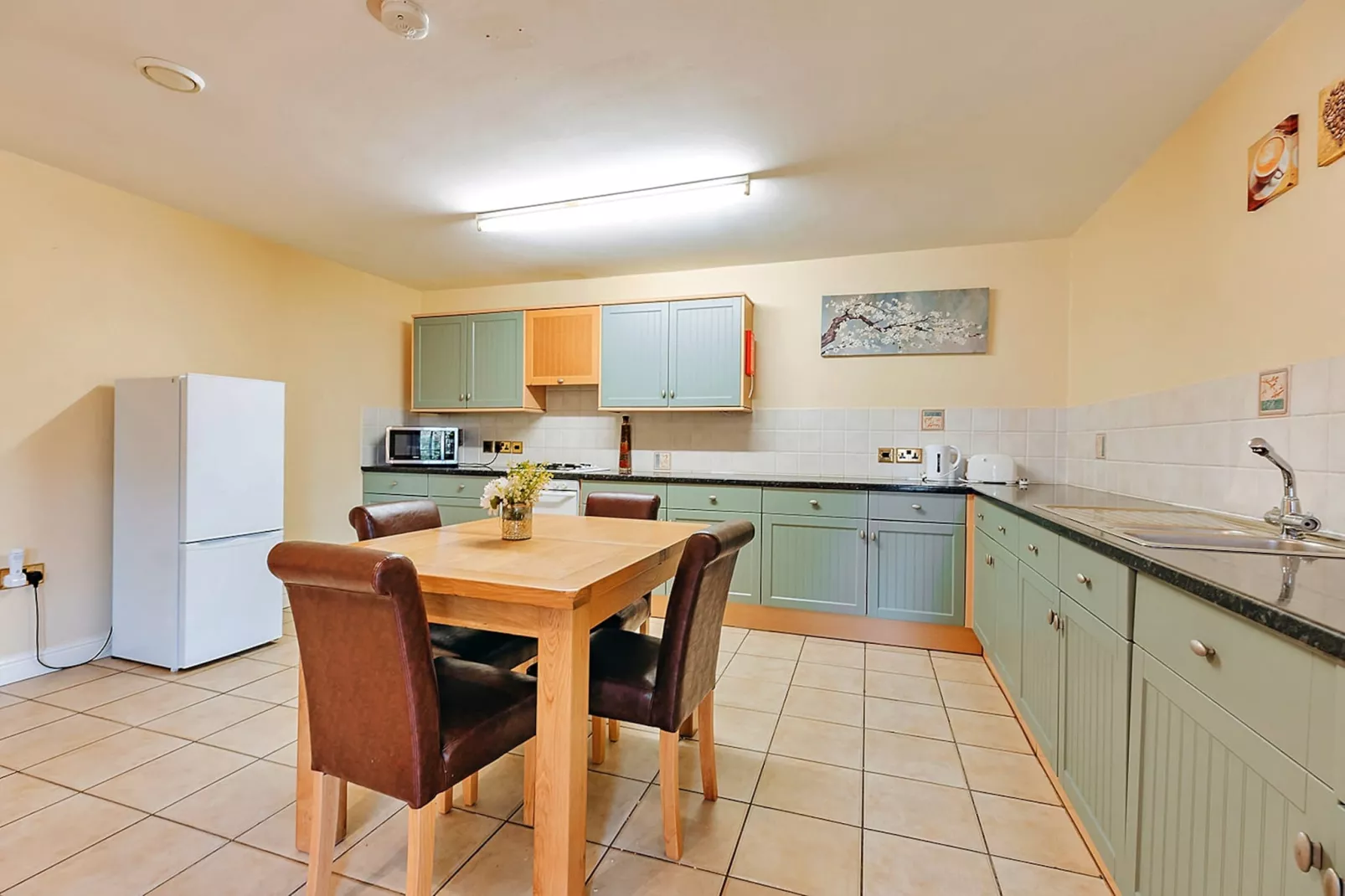 Netley Hall - Peach Tree-Kitchen