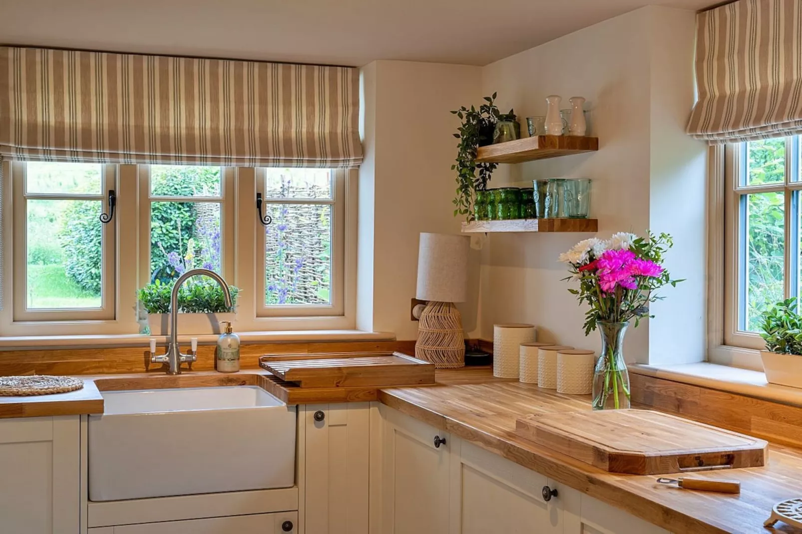 The Thatch at Winterborne Houghton-Kitchen