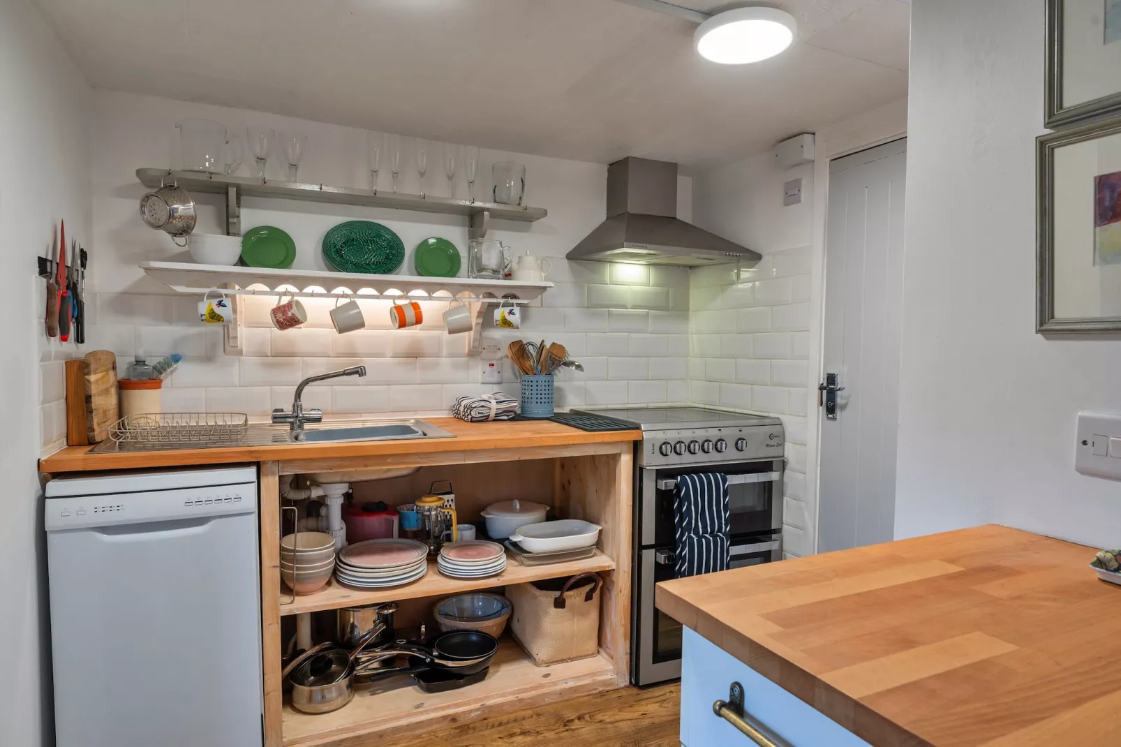 The Noel at Lesceave-Kitchen