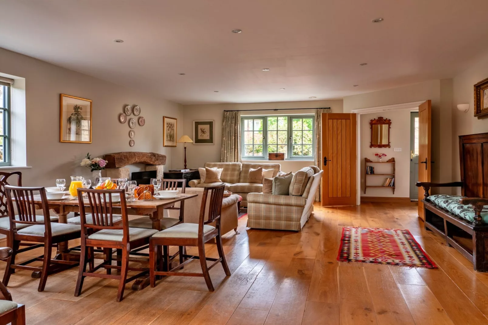 Kite's Gate-Dining room