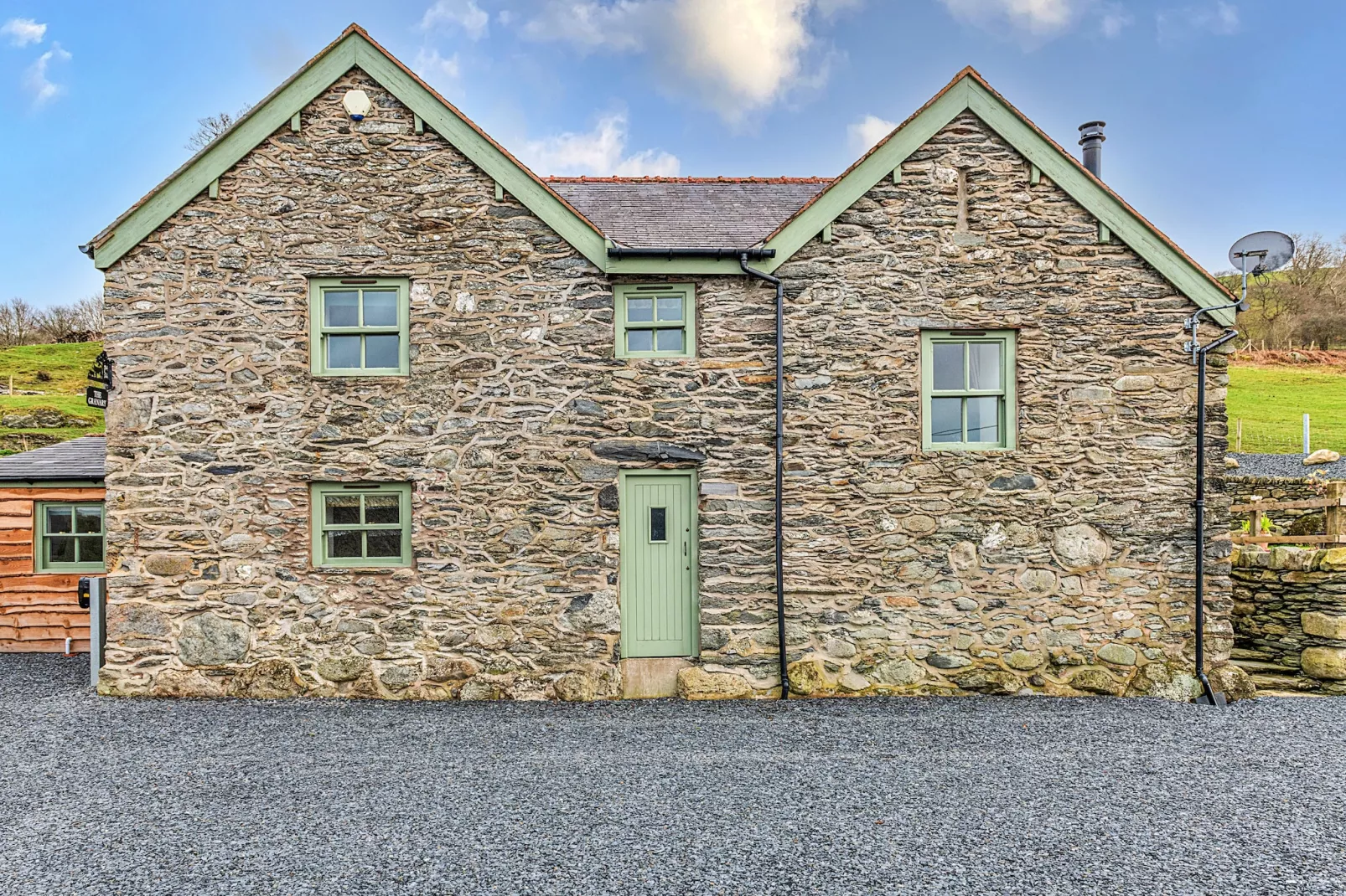 Moelis Barn-Outdoor