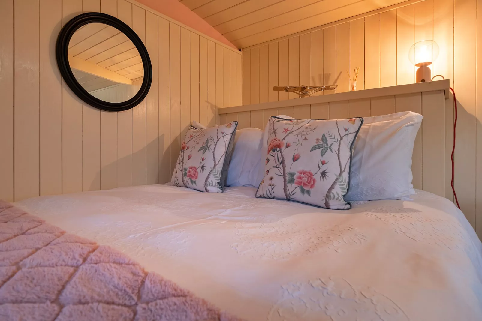 The Flower Hut-Bedroom