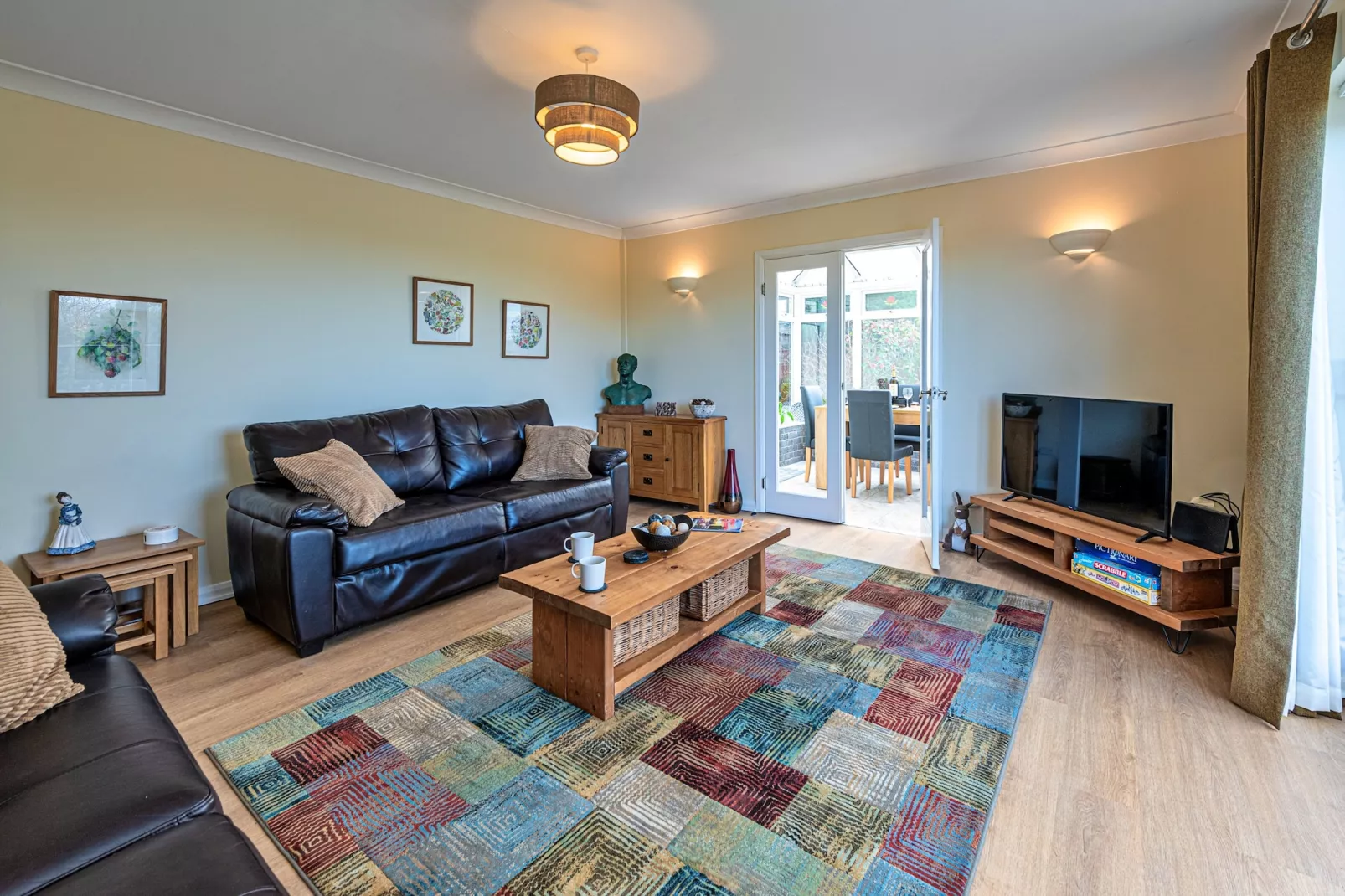 Cesail Y Mynydd-Living room