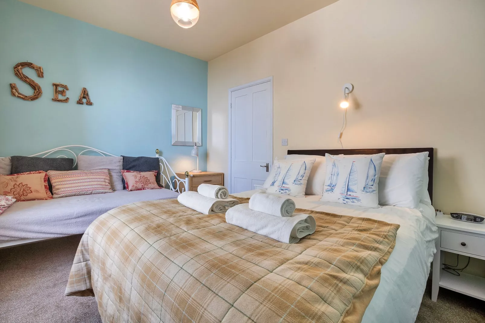 No. 62 at Gadlys House-Bedroom
