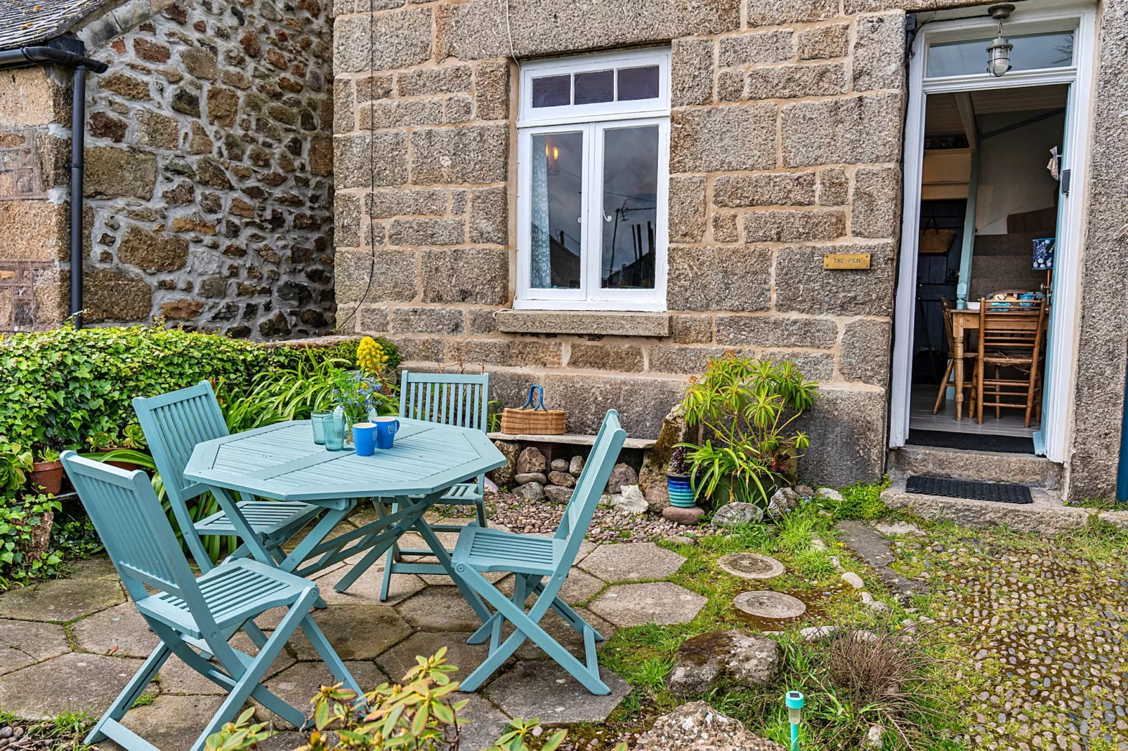 Cosy Mousehole Cottage with Sea Views-Gardens summer