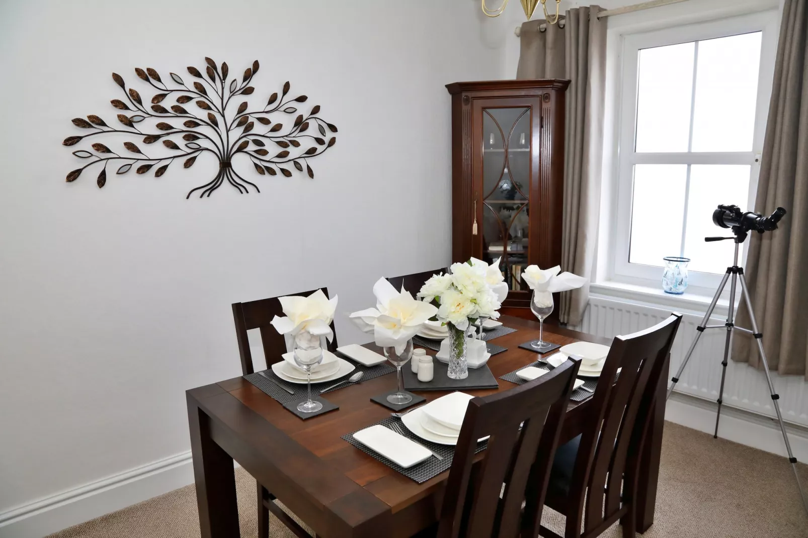 Glendale-Dining room
