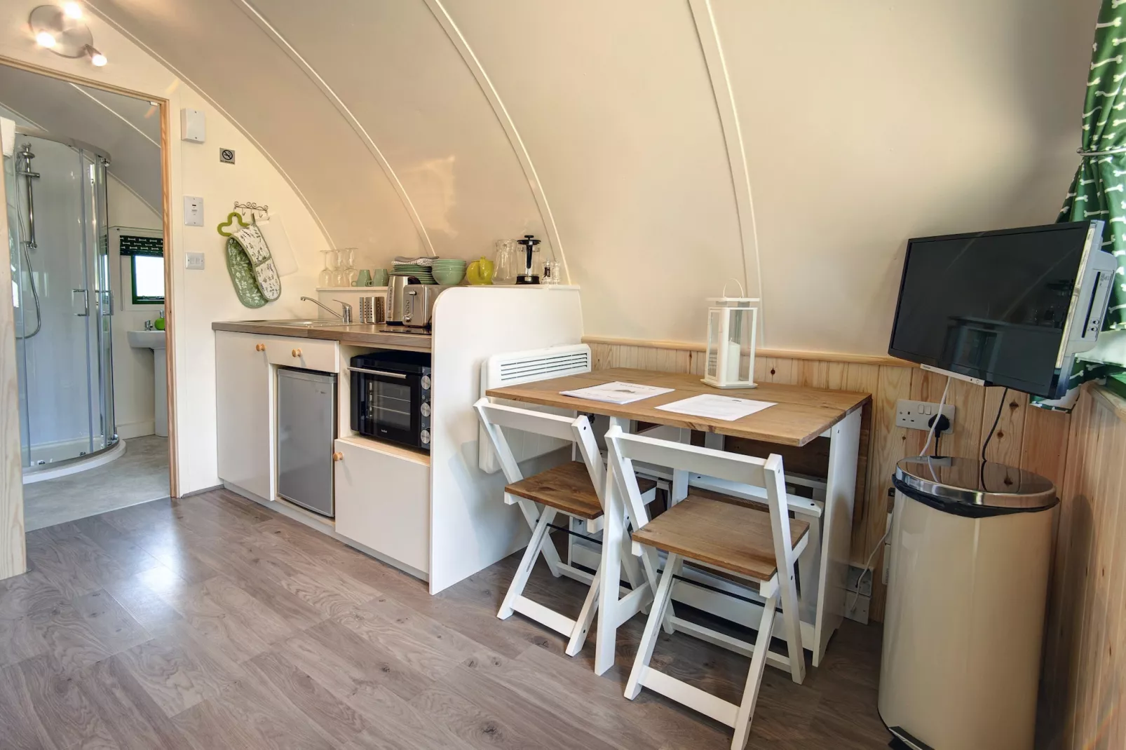 Barebones Glamping-Dining room