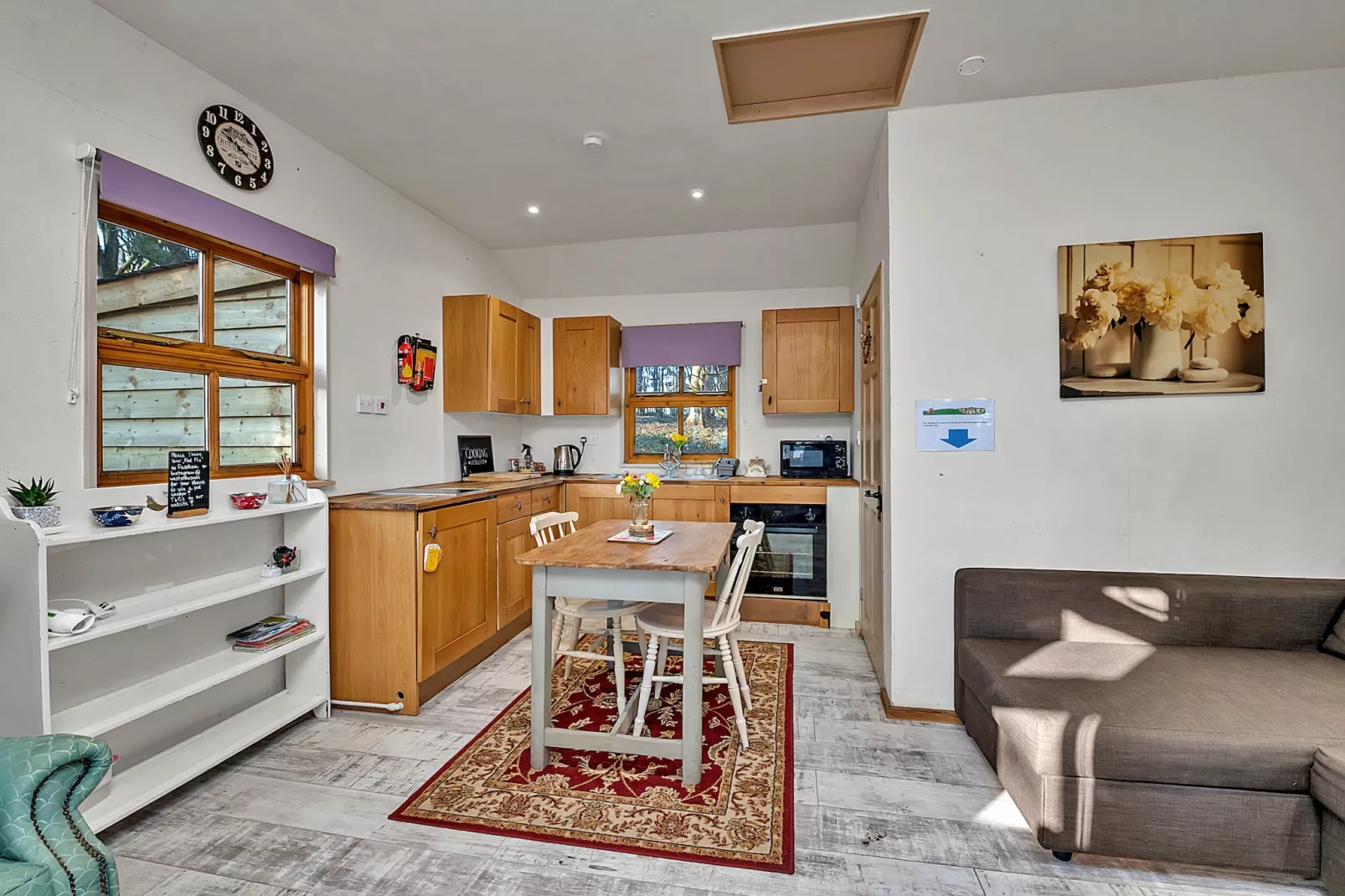 Cedar Lodge-Kitchen