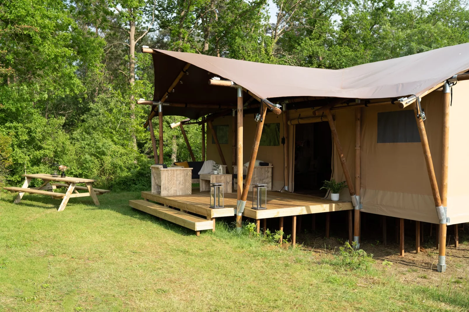 6 persoons Luxe Safaritent-Außenbereich Sommer