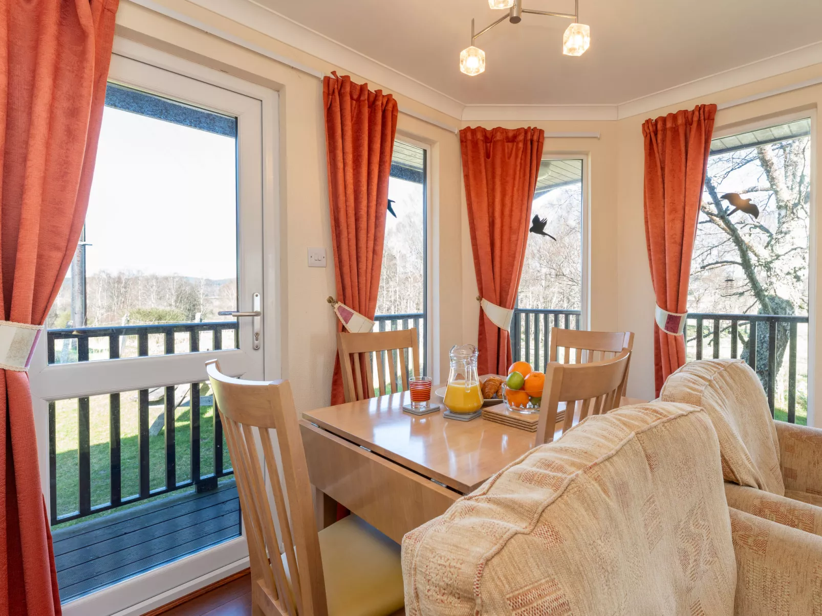 Capercaillie Lodge-Inside