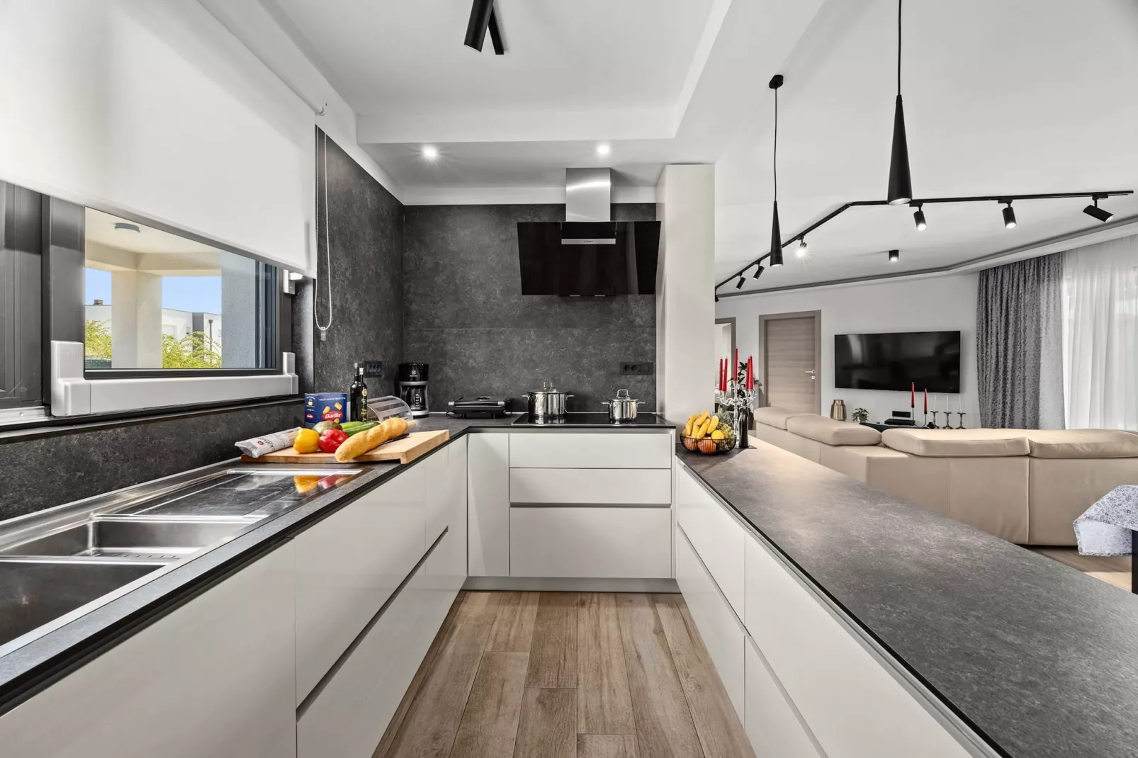 Villa Speranza with Private Illuminated Pool-Kitchen