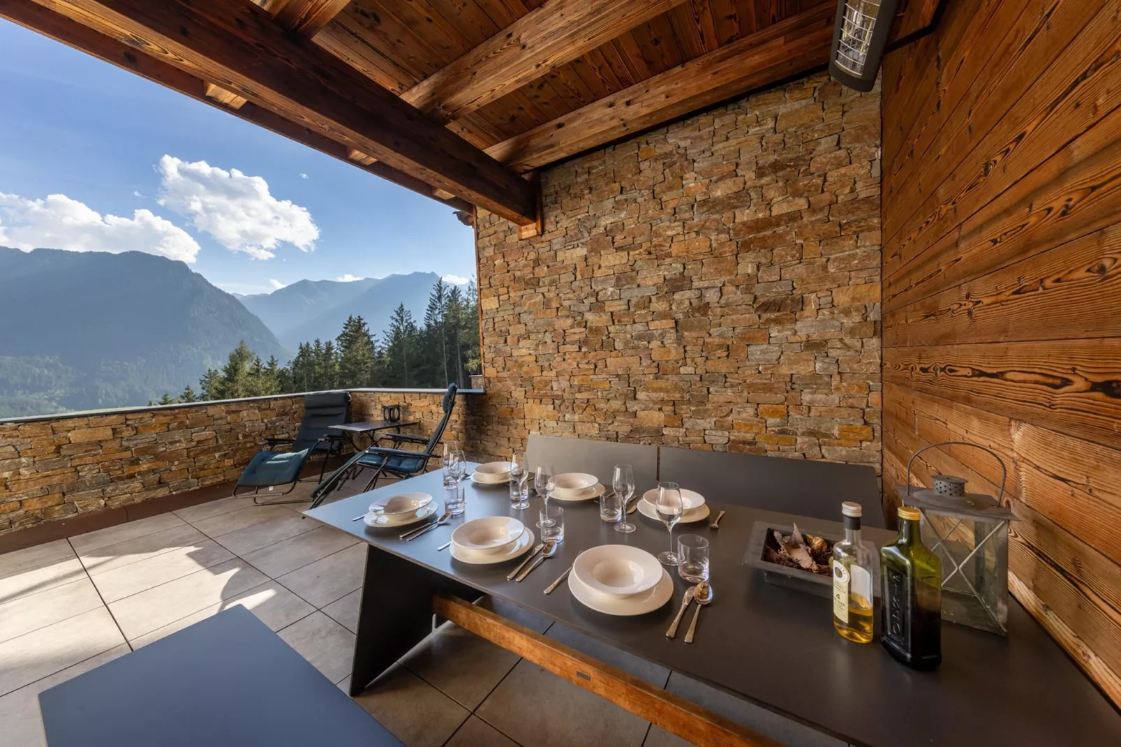 Nationalpark Chalet Schlieferspitze-Dining room