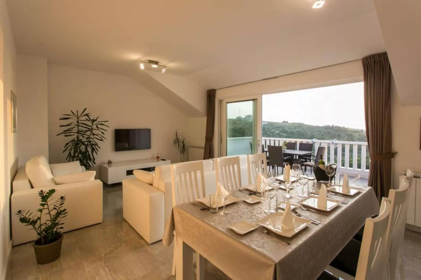 Apartments Villa Dubrovnik - Three Bedroom Apartment - Penthouse with Hot Tub-Dining room