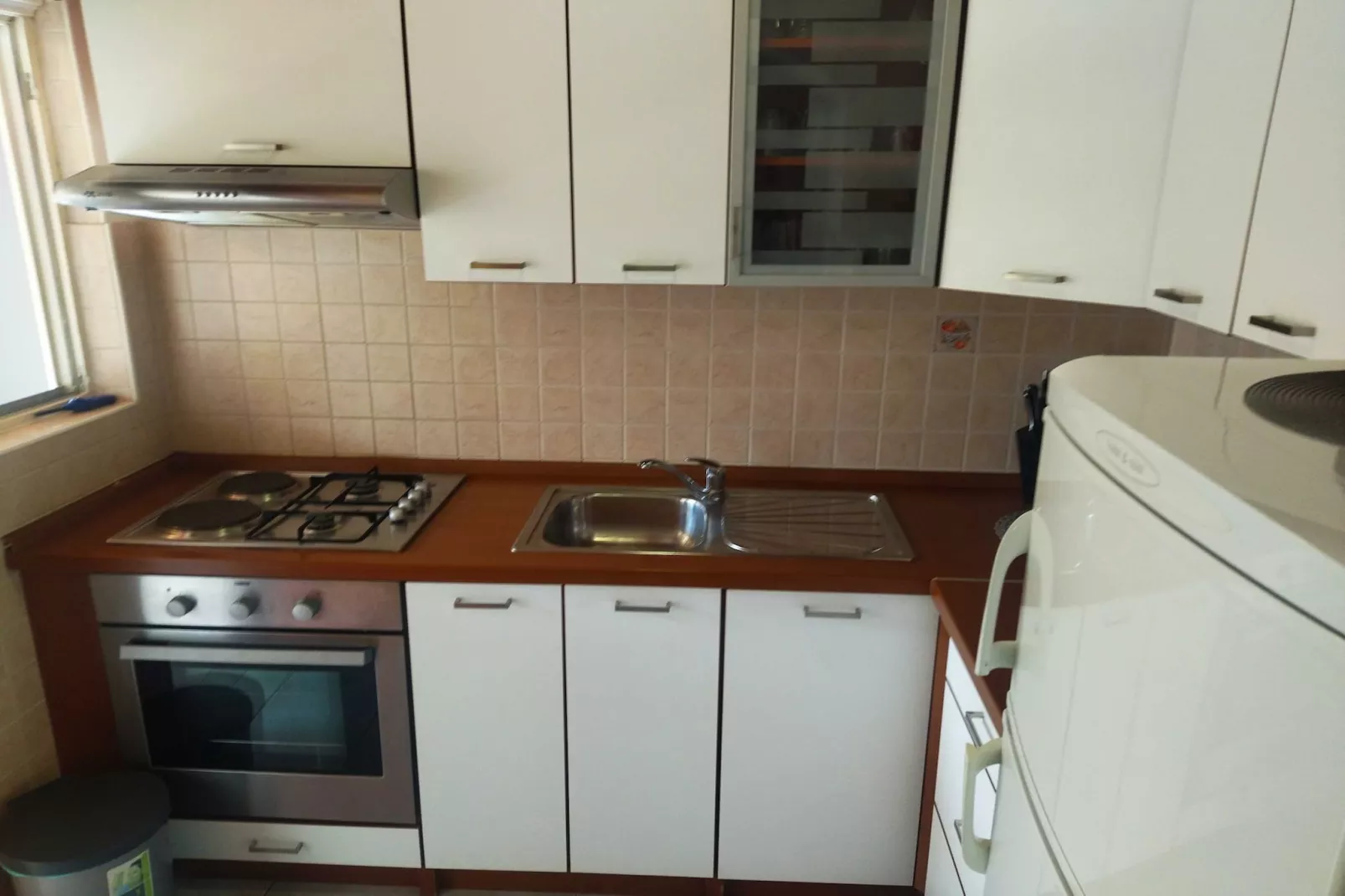 Charming One Bedroom Apartment Povljana - One Bedroom Apartment-Kitchen