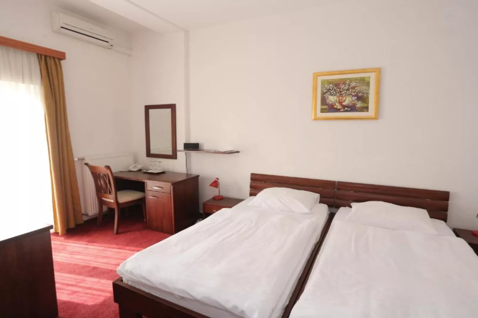 Hotel Orion - Triple Room with Mountain View-Schlafzimmer