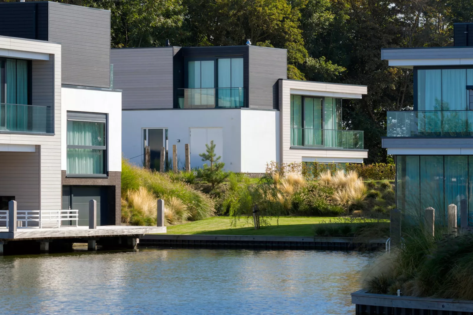 Harbour Village 1-Exterior summer