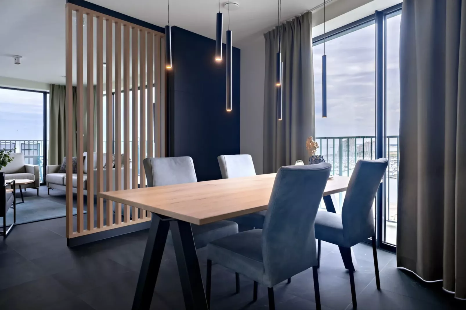 Breskens Apartments & Penthouses 11-Dining room