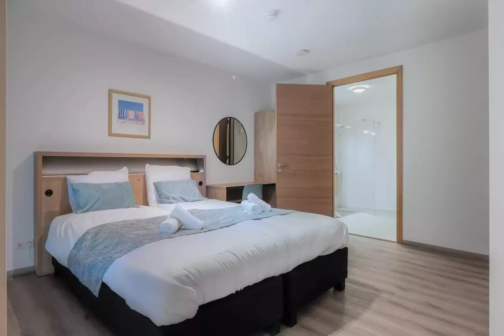 Pharos Sea Wave Panorama 16-Bedroom