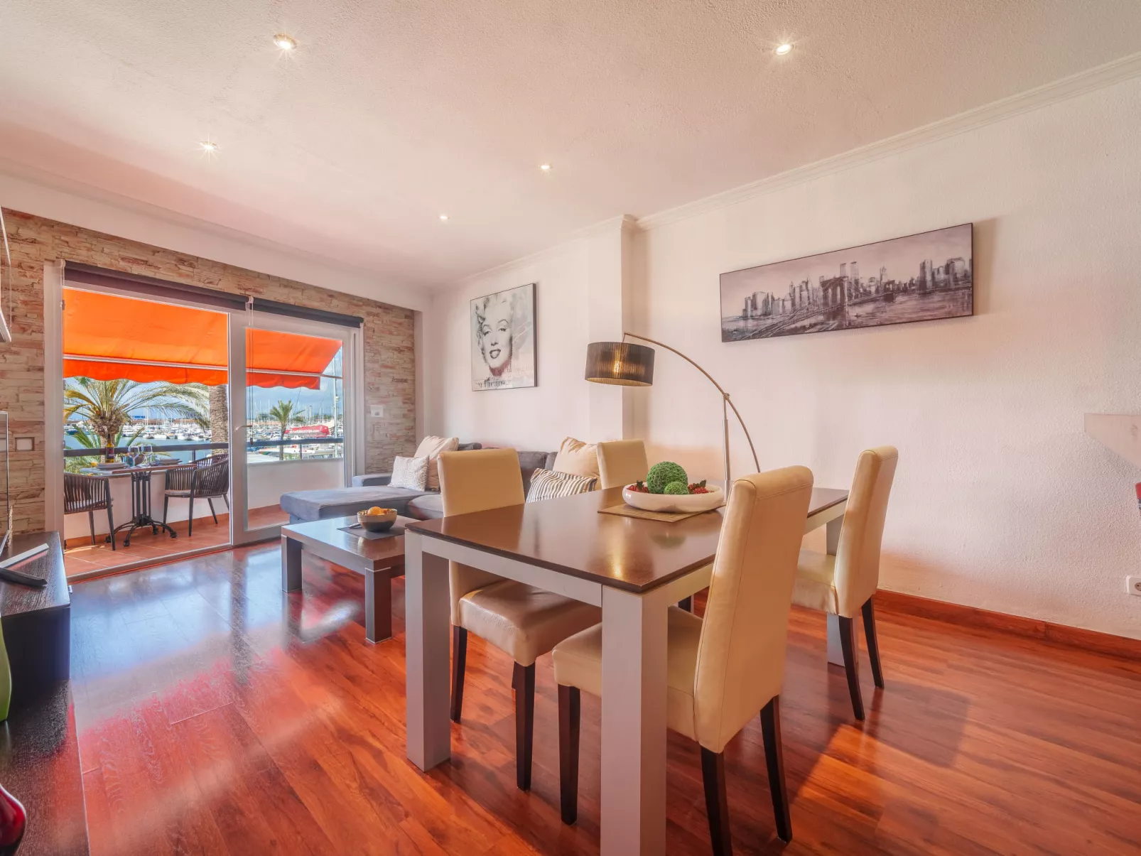 Marina Sea Views-Dedans