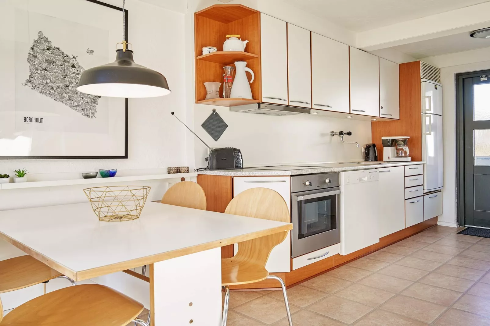 3 room w/seaview-Indoor