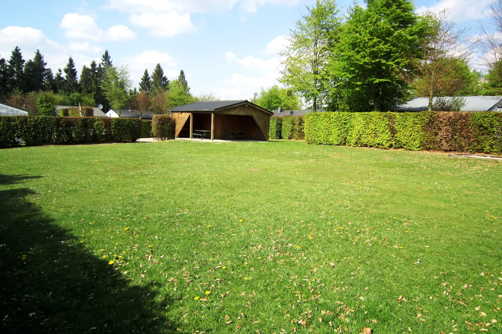 Chalet Orange-Gardens summer