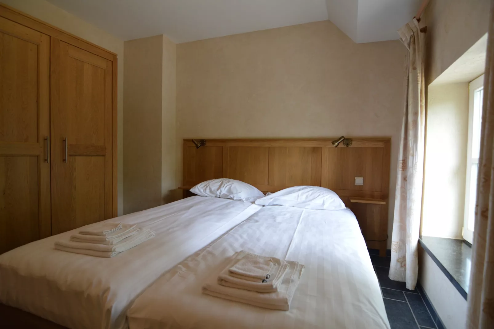 Appartement voor vier Domain Château Dieupart-Schlafzimmer