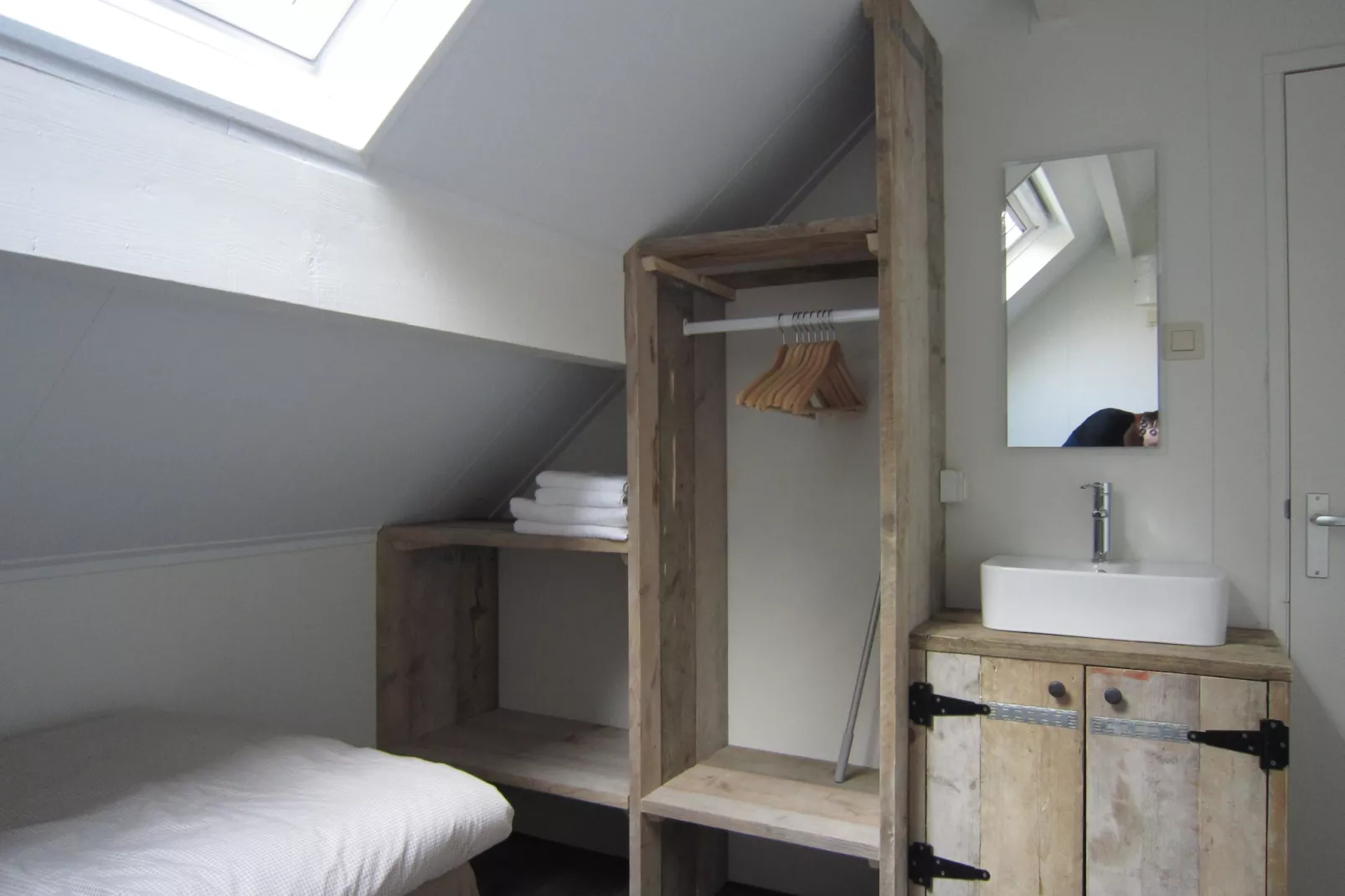 Nr 48-Bedroom