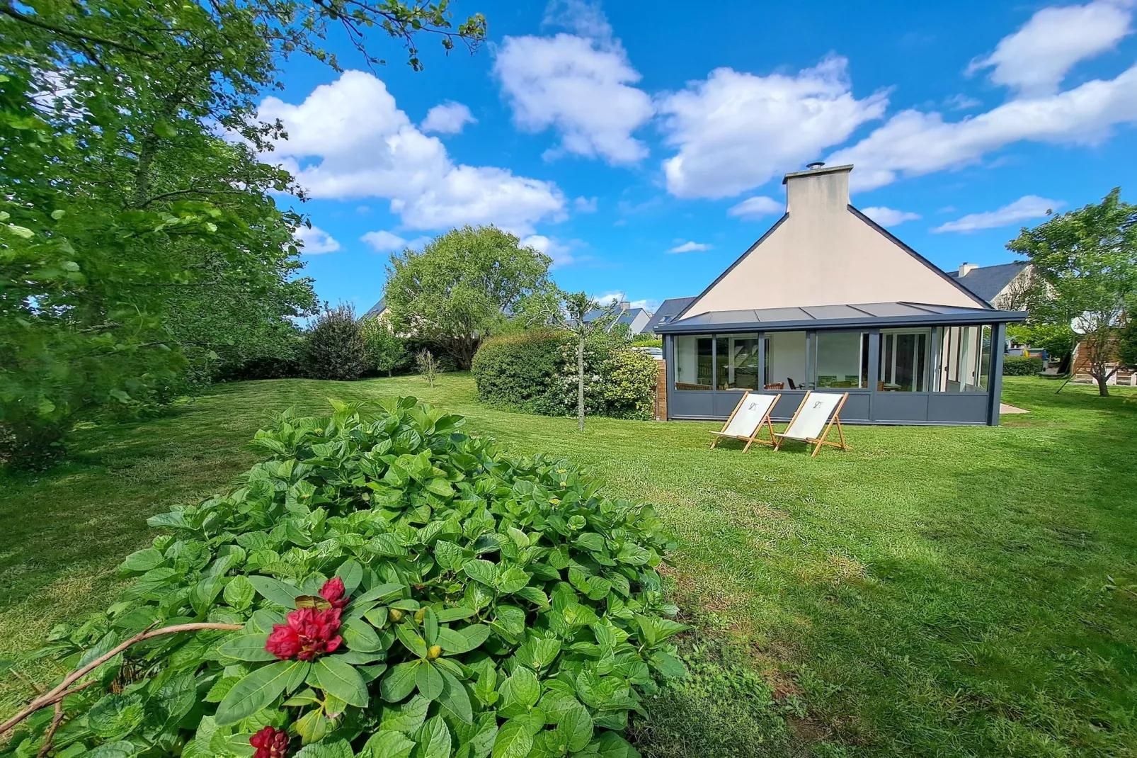 Ferienhaus in Strandnähe Plouarzel-Exterior summer
