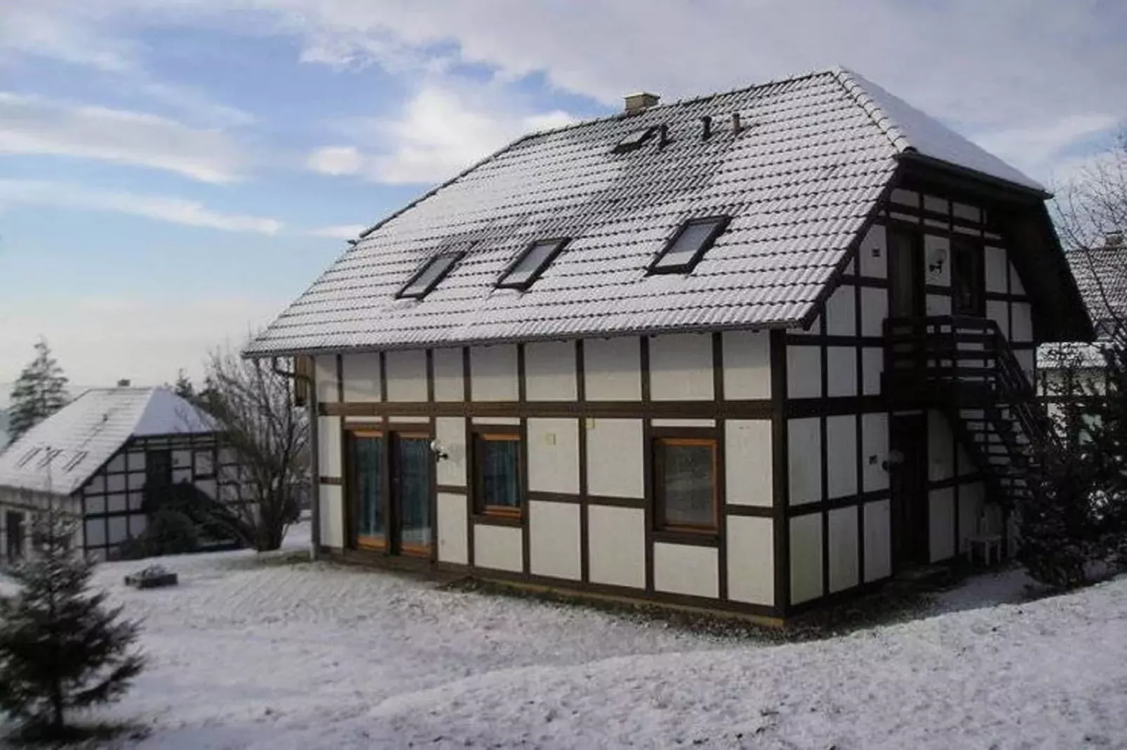 Am Sternberg-Exterior in winter