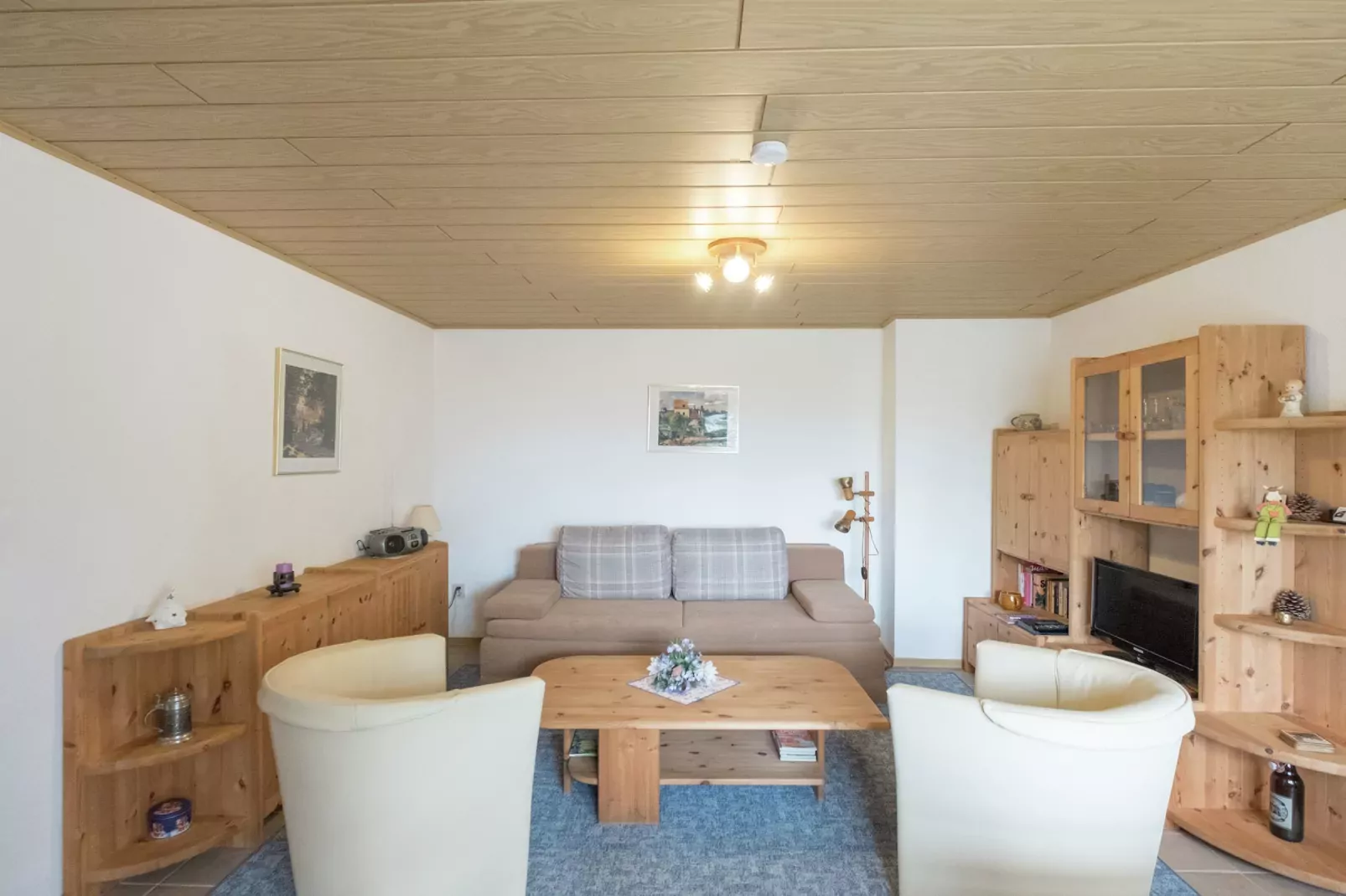 Am Berg-Living room