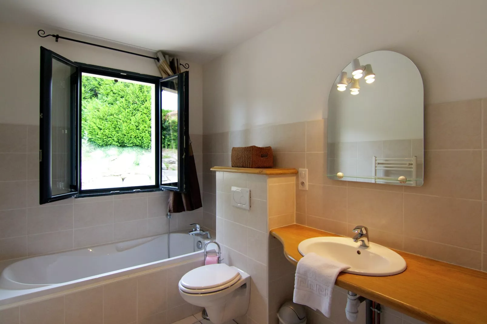 La Petite Tour-Bathroom