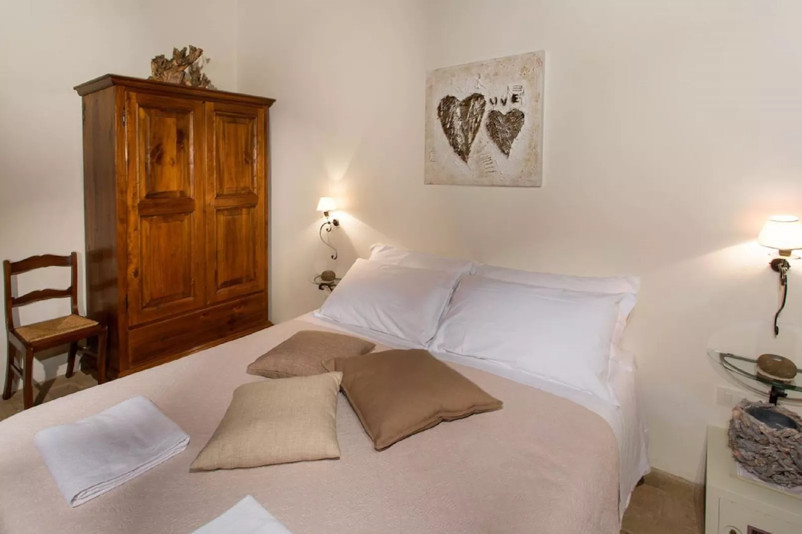 Regina-Bedroom