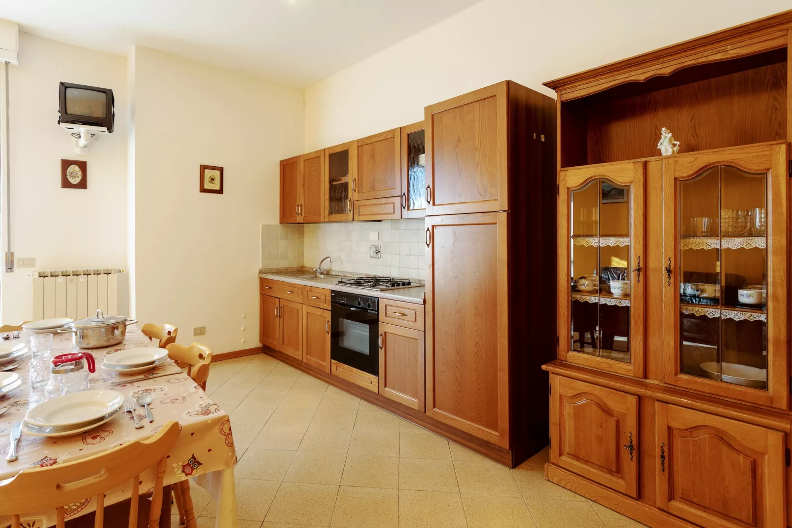 Casa Tommaso - Quadri P T - 8 pax-Kitchen