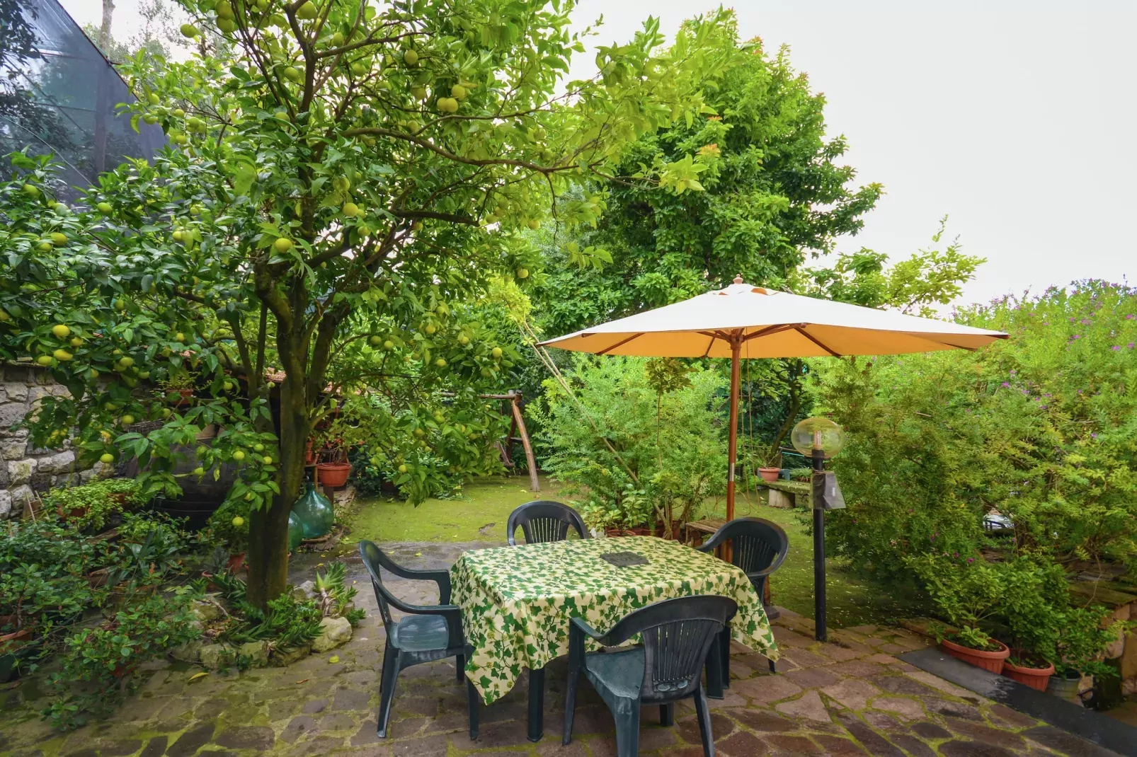 Rosa-Terrace balcony