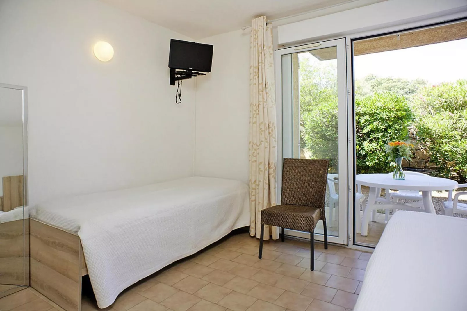 Apartments Motel Le Vieux Moulin Ile Rousse // 2pc4 -Apt 4 pers rez-de-chaussée-Bedroom