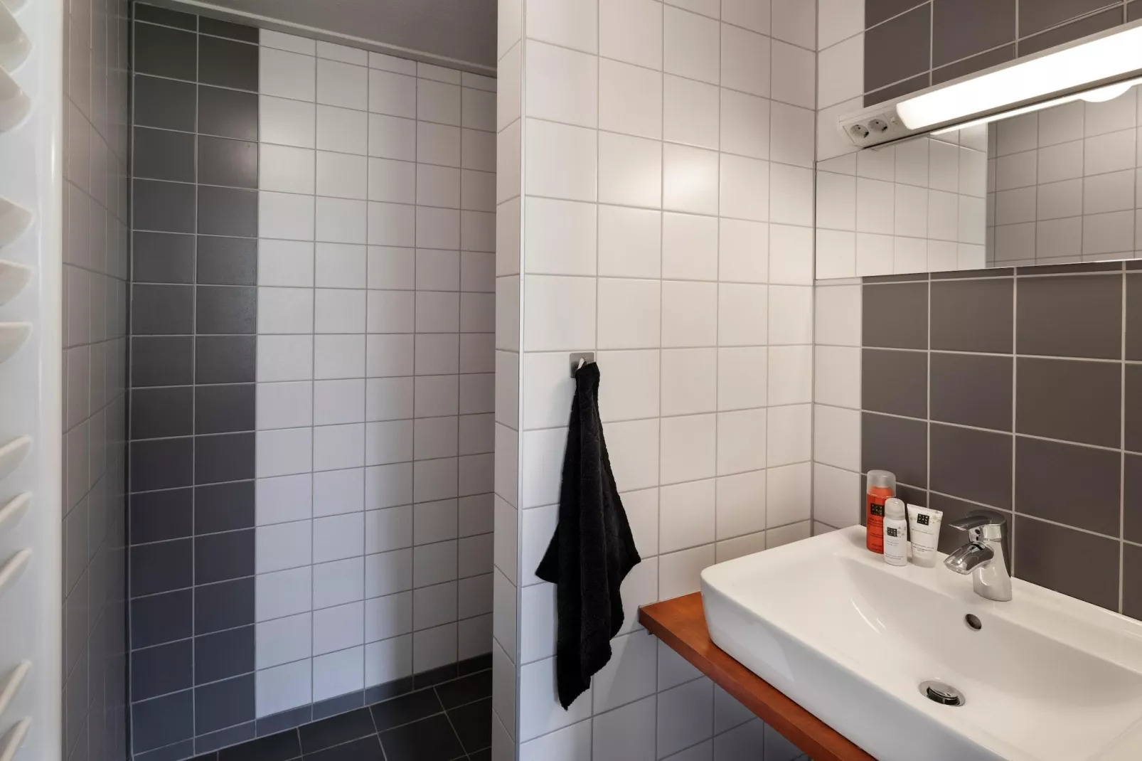 Marke van Ruinen 1-Bathroom