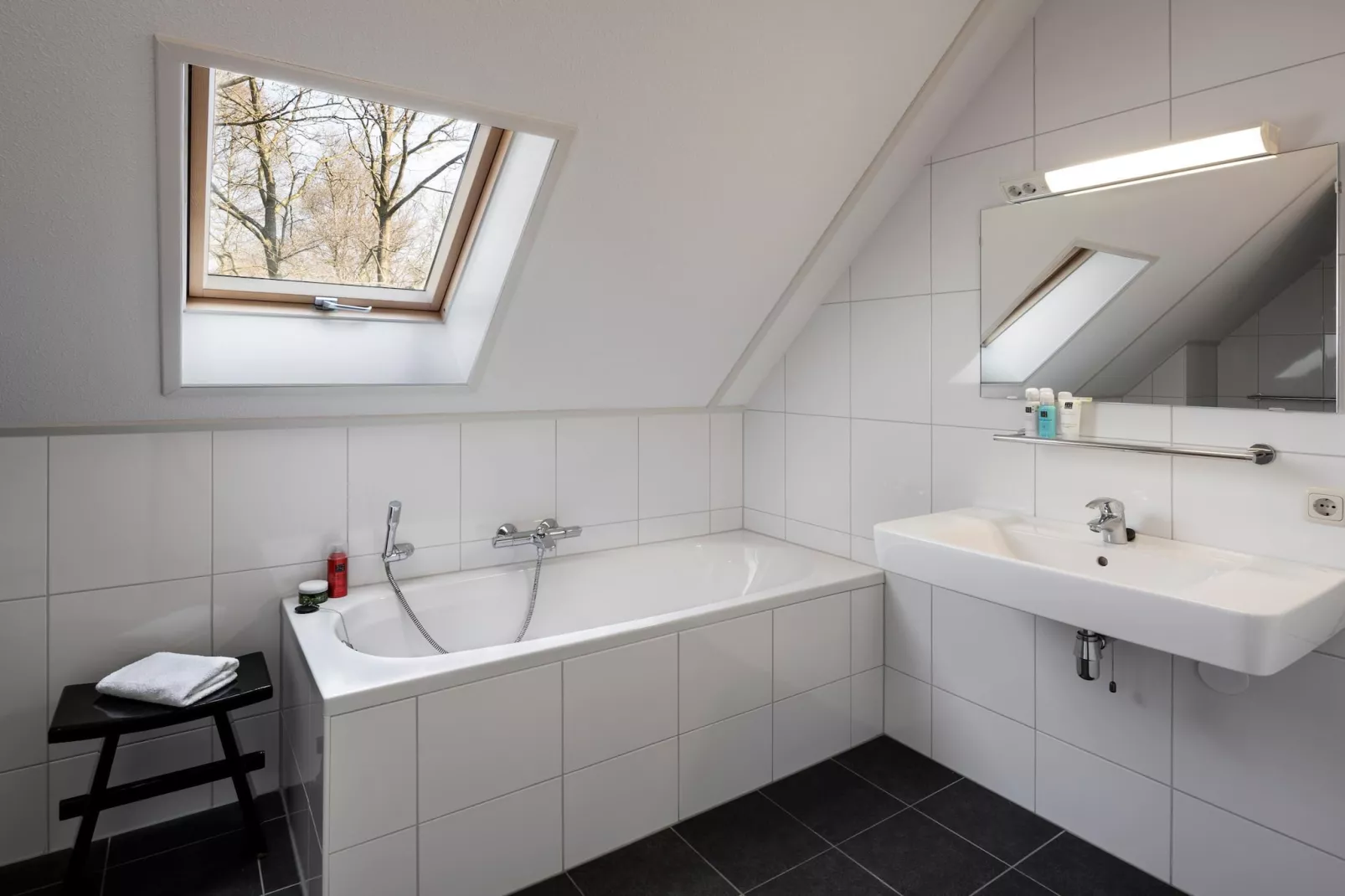 Marke van Ruinen 2-Bathroom