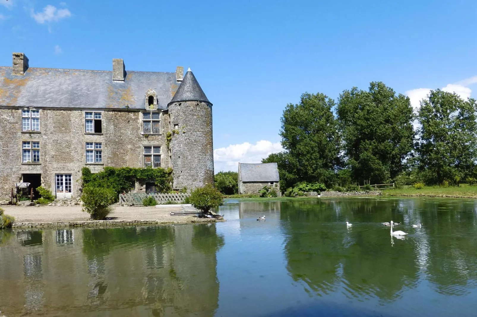 Semi-detached house, Saint-Lô-d'Ourville-Manoir-Exterior summer