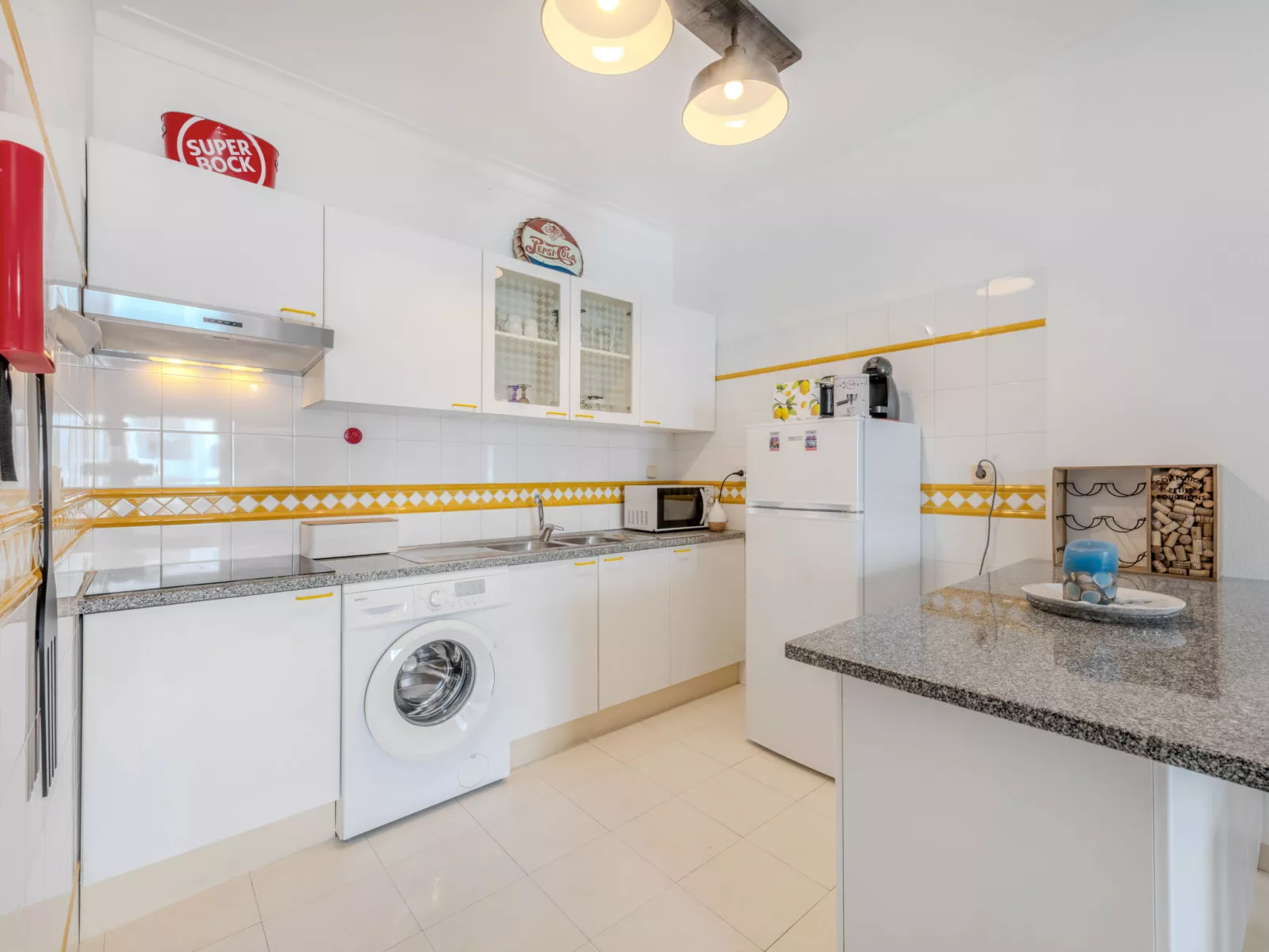 Algarve Treasure-Inside