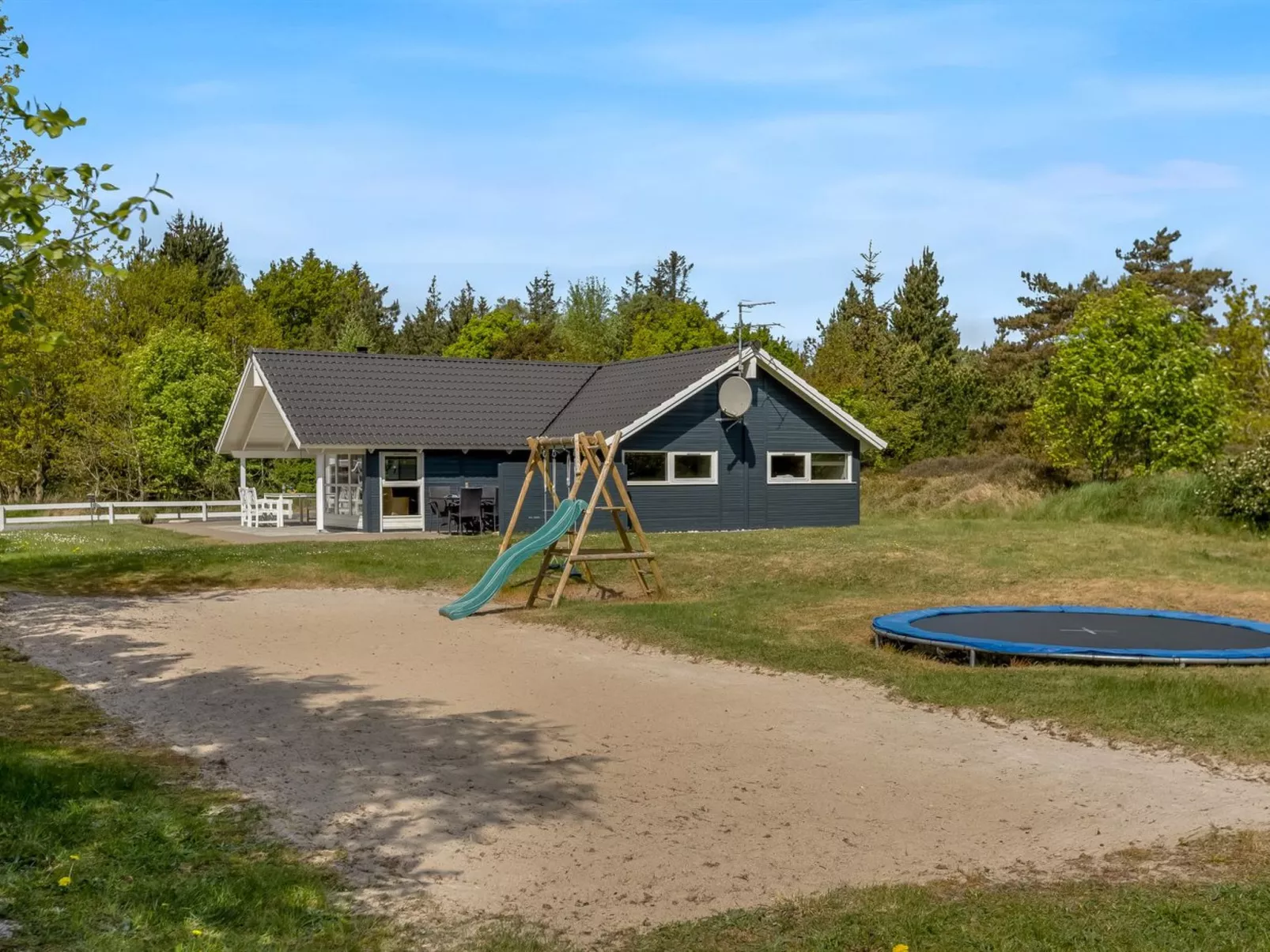 "Tovi" - 4km from the sea-Outside