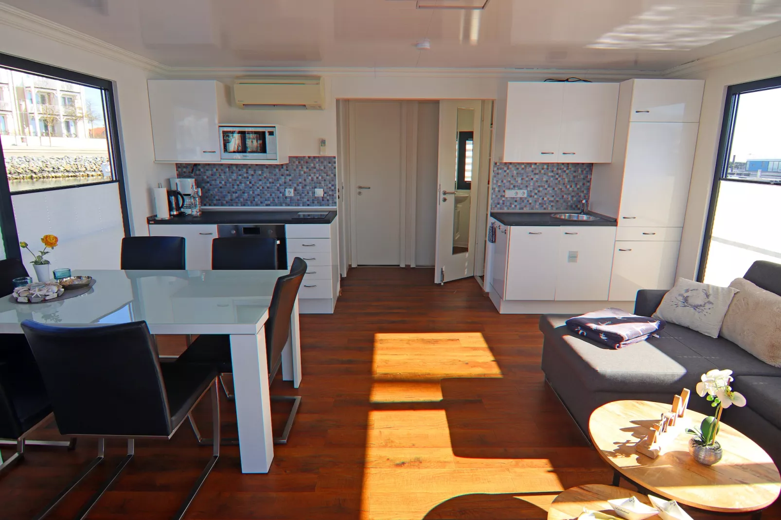 Hausboot Familiy & Friends LP 1 / 4 Personen-Living room