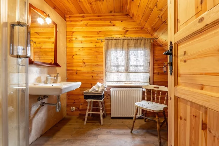 Dom przy drodze Skansen dla 10 osób Bełczna-Bathroom