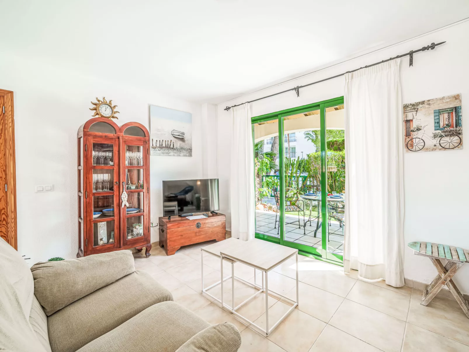 Sunwing Beach-Inside